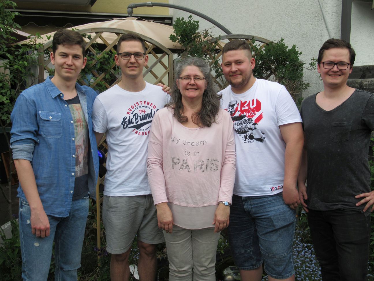 4boys.jpg (60964 bytes)