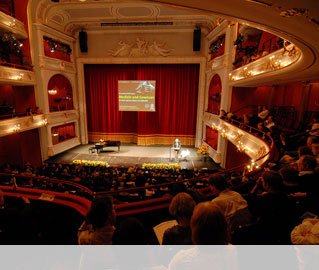  Foto: Er&ouml;ffnung im Opernhaus
